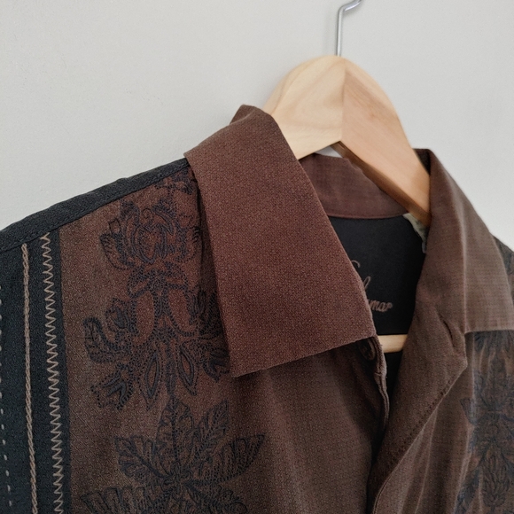 Tommy Bahama Silk Button Down Shirt Short Sleeves Size Medium Brown Black - Picture 8 of 16